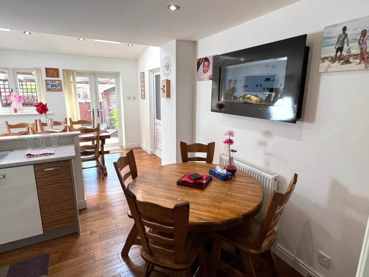 Simply Stunning 2 Bedroom Home With Parking Space 노팅엄 외부 사진