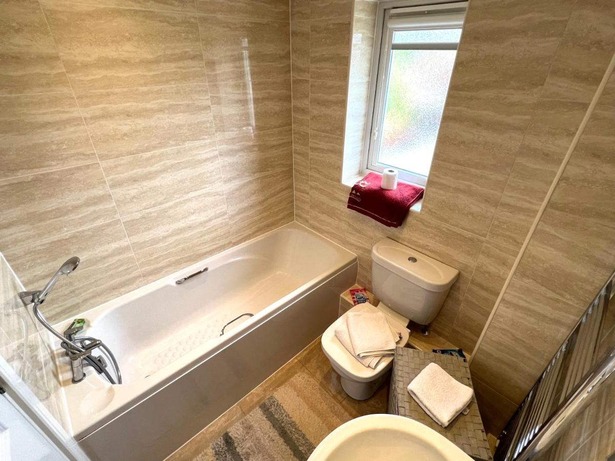 Simply Stunning 2 Bedroom Home With Parking Space 노팅엄 외부 사진